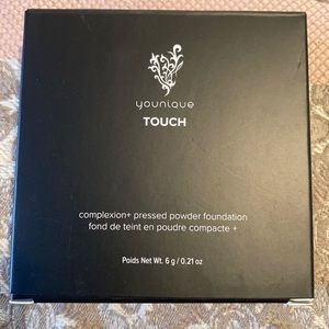 Younique complexion+ powder foundation